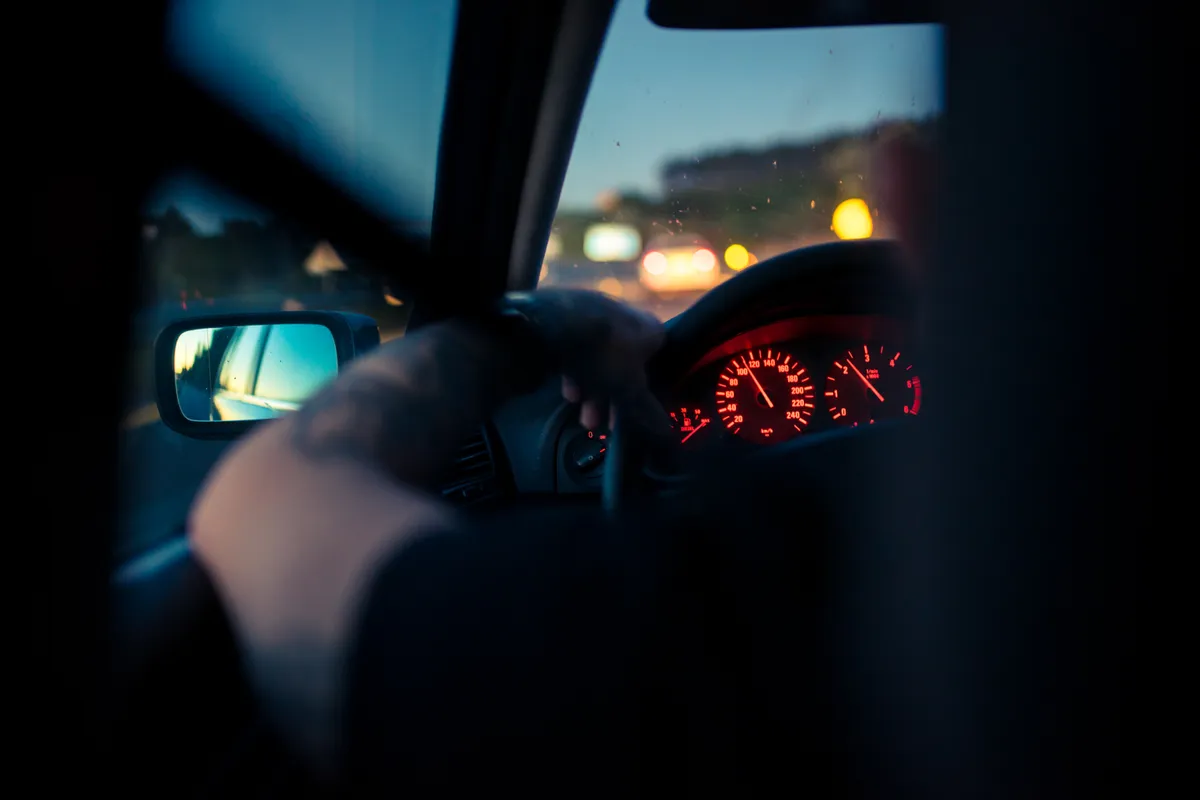 Conducteur au volant, sécurité routière